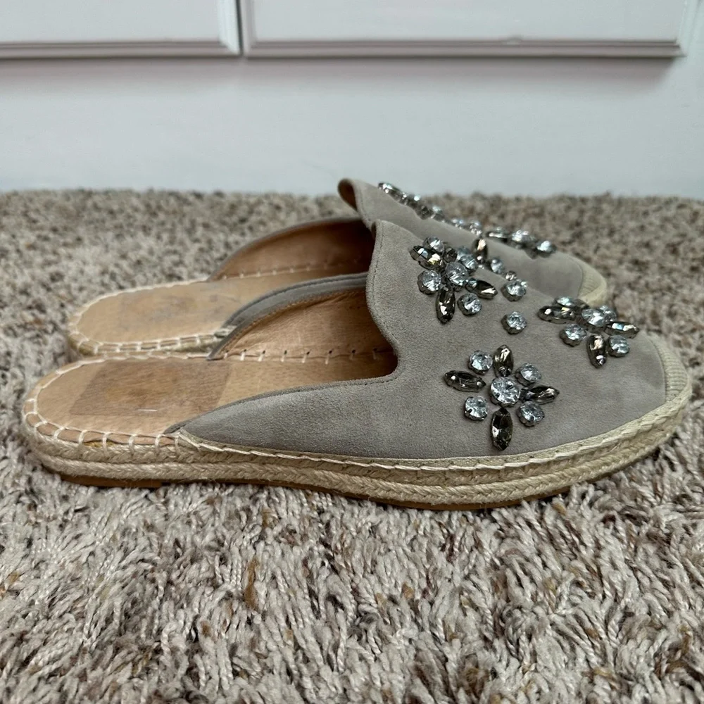 Halogen Blythe Crystal Embellished Espadrille Mule in Stone Suede Size 8.5